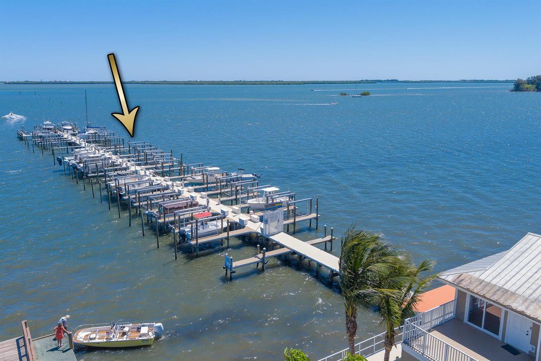 806 Indian River Dr, Sebastian, FL 32958