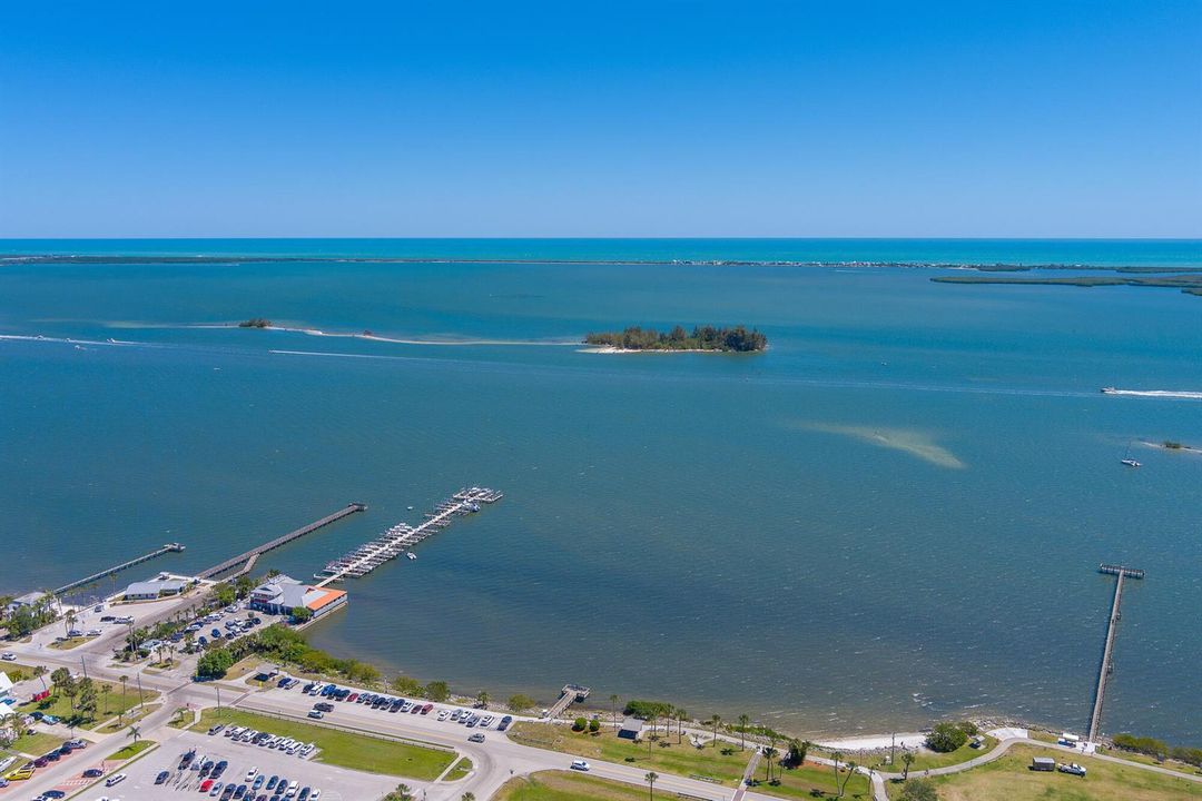 806 Indian River Dr, Sebastian, FL 32958