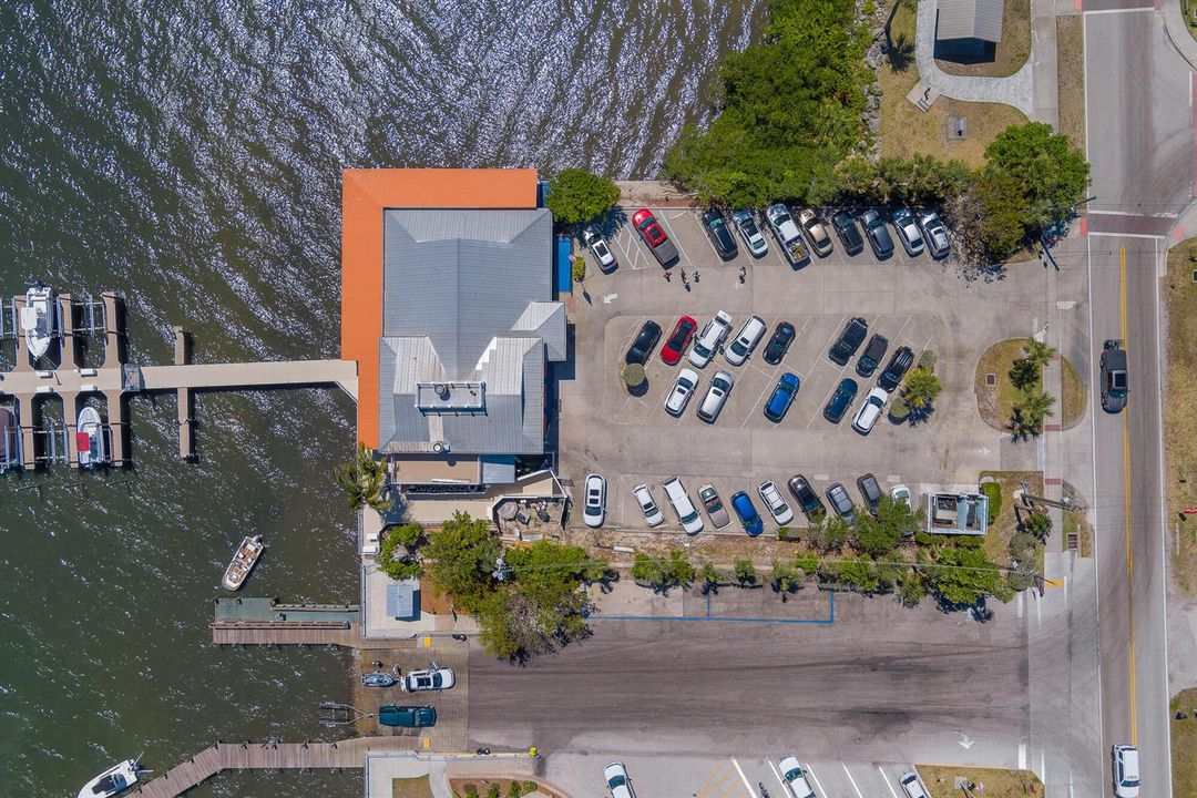 806 Indian River Dr, Sebastian, FL 32958