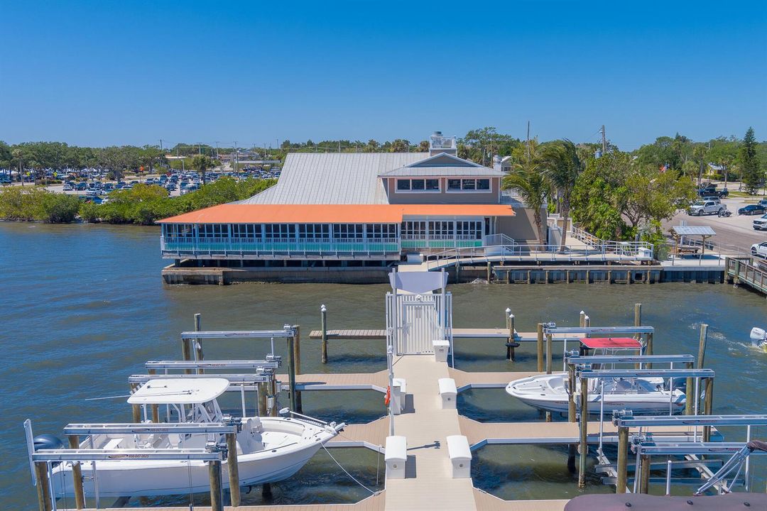 806 Indian River Dr, Sebastian, FL 32958