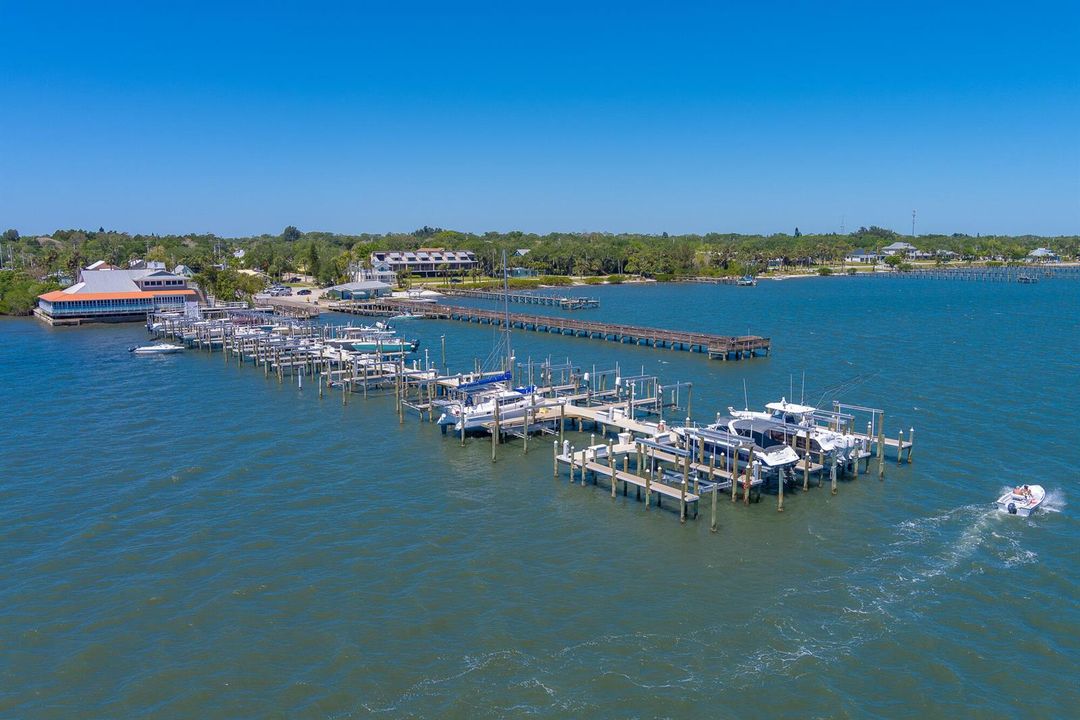 806 Indian River Dr, Sebastian, FL 32958