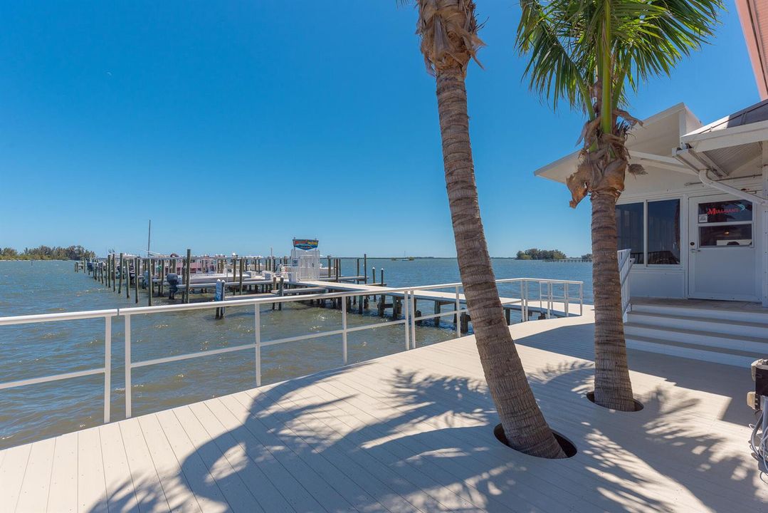 806 Indian River Dr, Sebastian, FL 32958