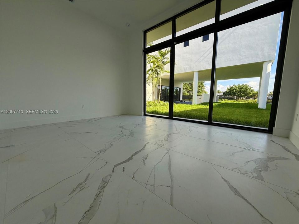 For Sale: $3,250,000 (6 beds, 6 baths, 5293 Square Feet)