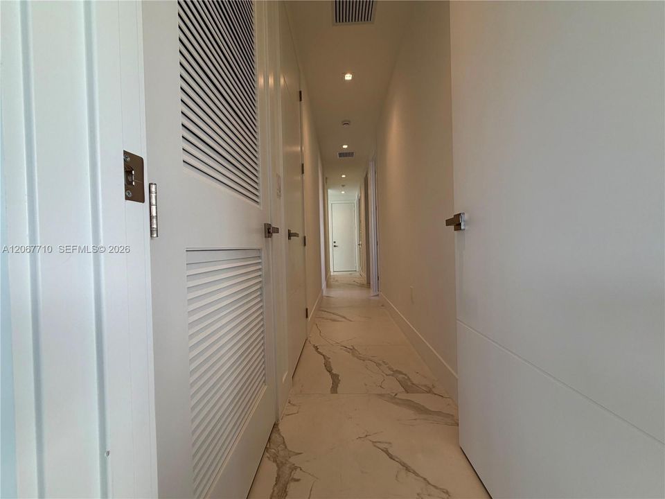 For Sale: $3,250,000 (6 beds, 6 baths, 5293 Square Feet)