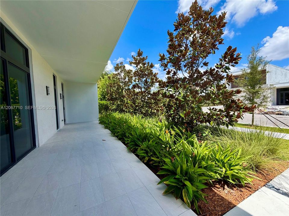 For Sale: $3,250,000 (6 beds, 6 baths, 5293 Square Feet)