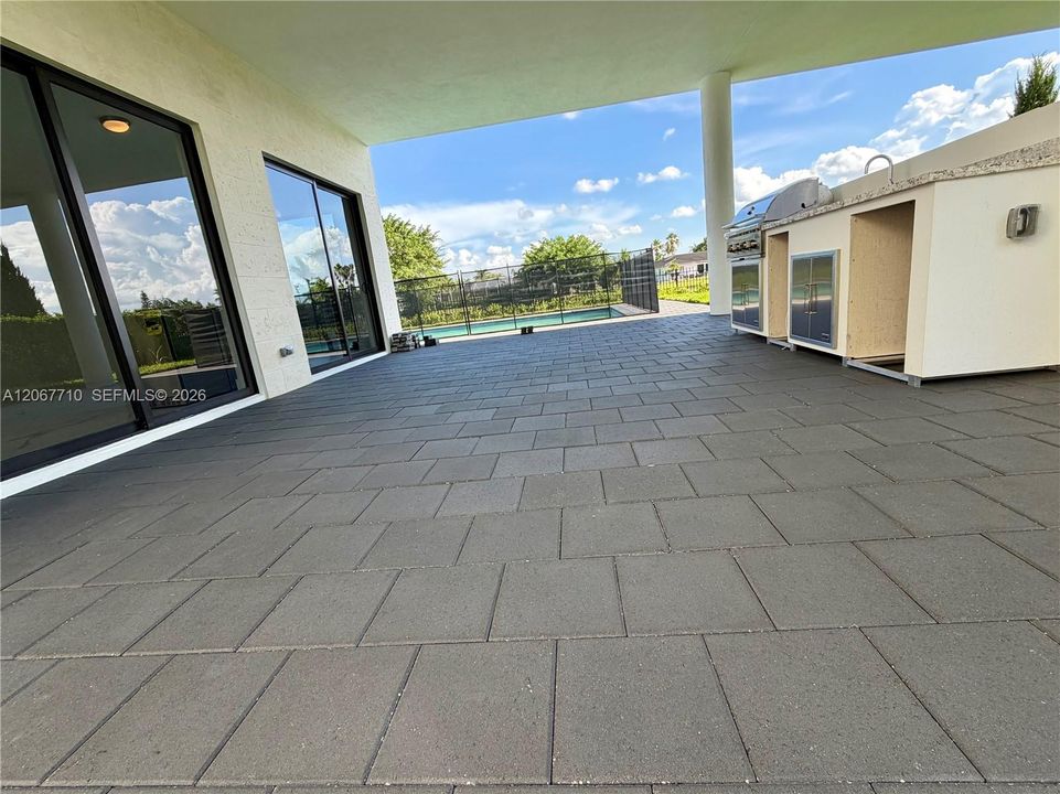 For Sale: $3,250,000 (6 beds, 6 baths, 5293 Square Feet)