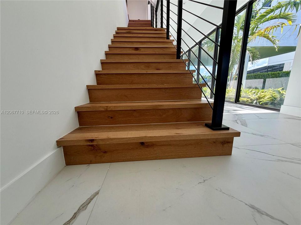 For Sale: $3,250,000 (6 beds, 6 baths, 5293 Square Feet)