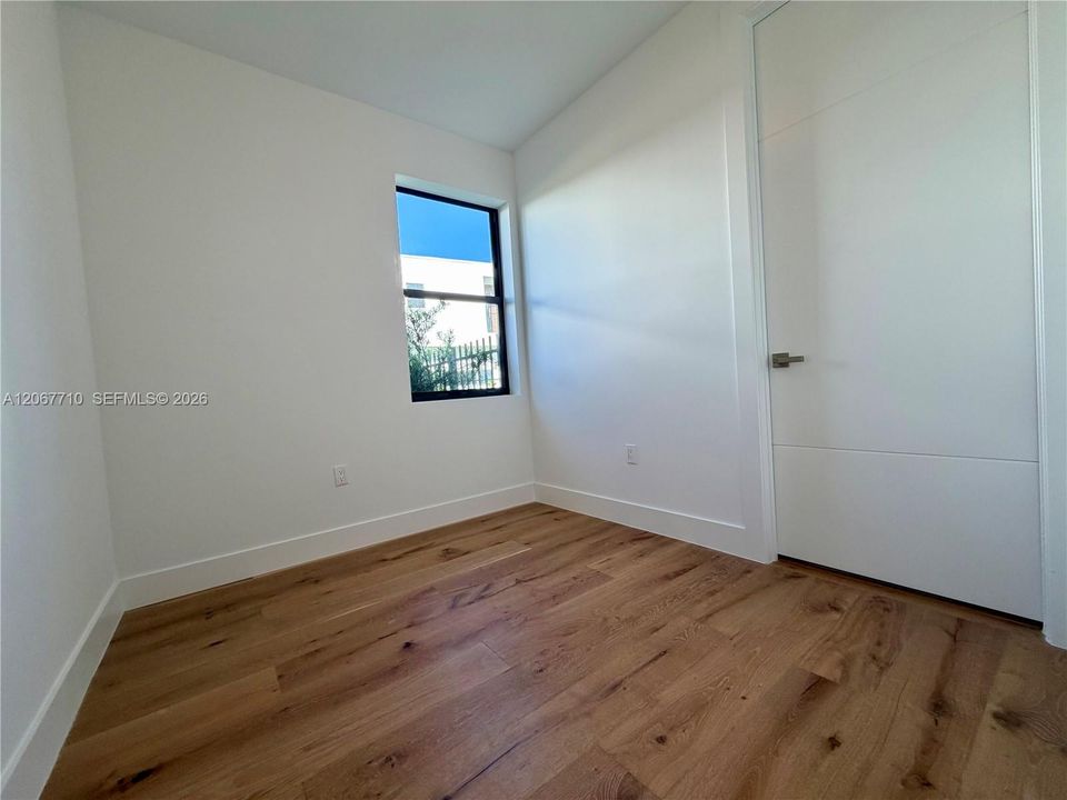 For Sale: $3,250,000 (6 beds, 6 baths, 5293 Square Feet)
