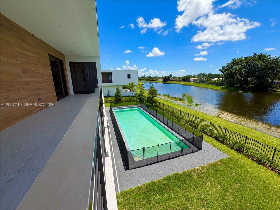 For Sale: $3,250,000 (6 beds, 6 baths, 5293 Square Feet)