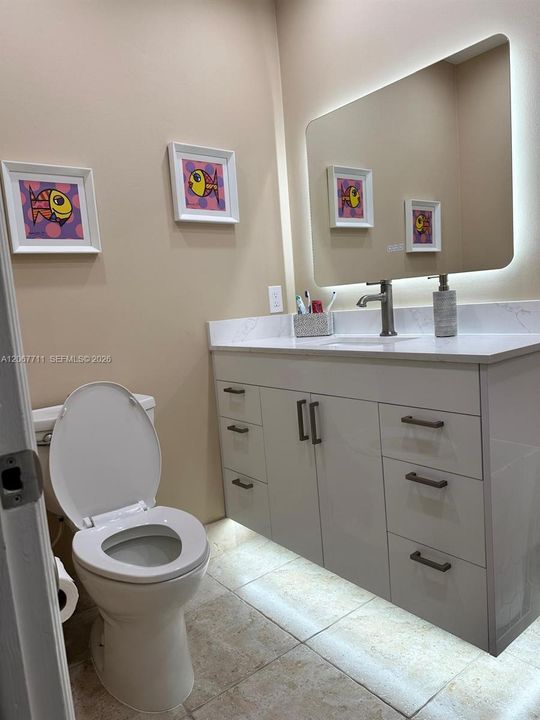 For Rent: $2,700 (2 beds, 2 baths, 885 Square Feet)
