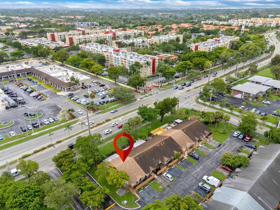 Под контрактом: $415,000 (3 спален, 2 ванн, 1093 Квадратных фут)