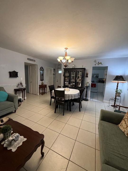 For Sale: $268,000 (2 beds, 2 baths, 1110 Square Feet)