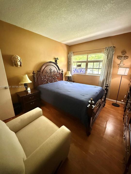 For Sale: $268,000 (2 beds, 2 baths, 1110 Square Feet)