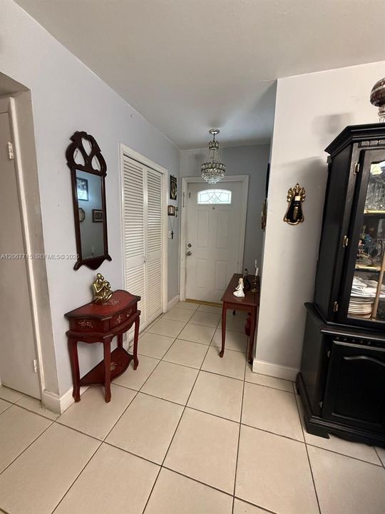 For Sale: $268,000 (2 beds, 2 baths, 1110 Square Feet)