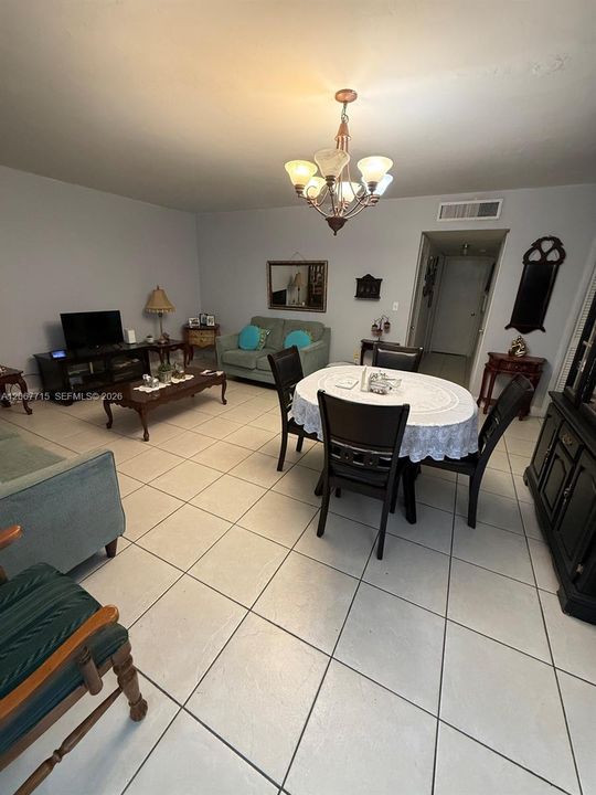 For Sale: $268,000 (2 beds, 2 baths, 1110 Square Feet)