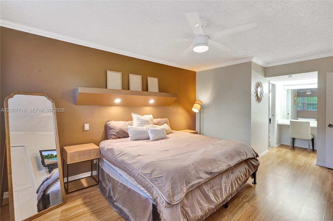 For Sale: $245,900 (2 beds, 2 baths, 1064 Square Feet)