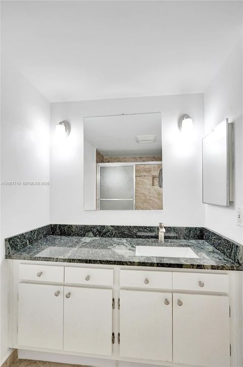 For Sale: $245,900 (2 beds, 2 baths, 1064 Square Feet)