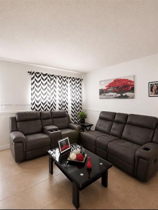 For Sale: $249,000 (2 beds, 1 baths, 790 Square Feet)