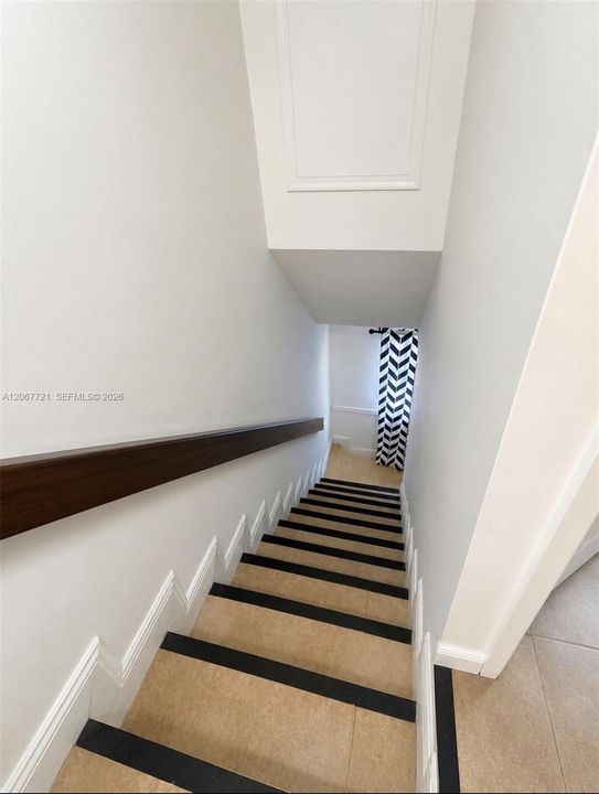 For Sale: $249,000 (2 beds, 1 baths, 790 Square Feet)