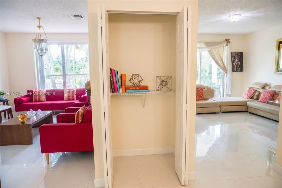 For Sale: $648,900 (3 beds, 2 baths, 1660 Square Feet)