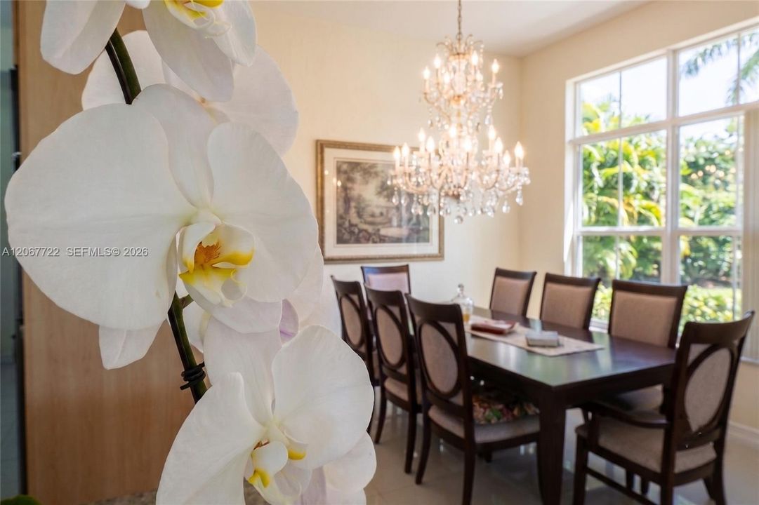 For Sale: $648,900 (3 beds, 2 baths, 1660 Square Feet)