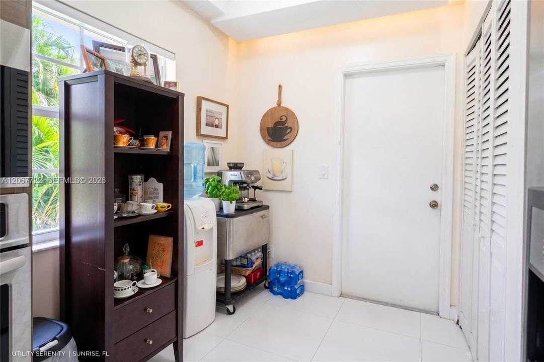 For Sale: $648,900 (3 beds, 2 baths, 1660 Square Feet)