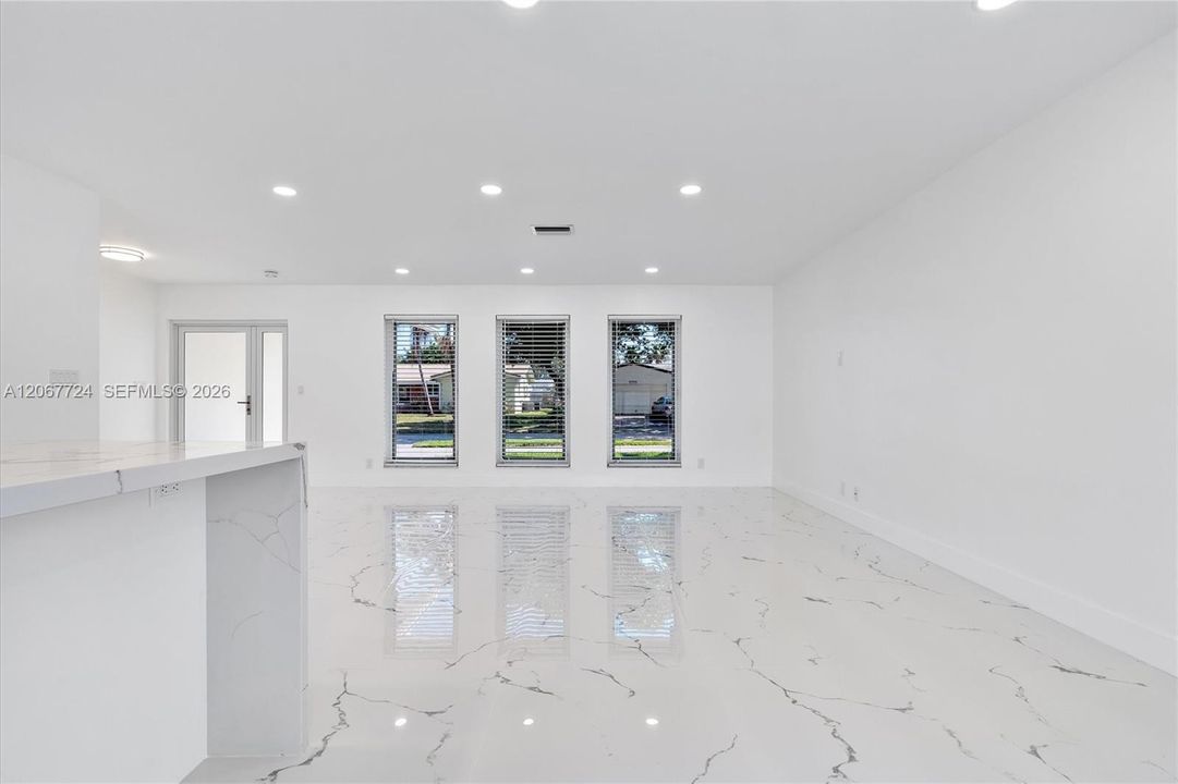 For Sale: $1,199,000 (3 beds, 2 baths, 1663 Square Feet)