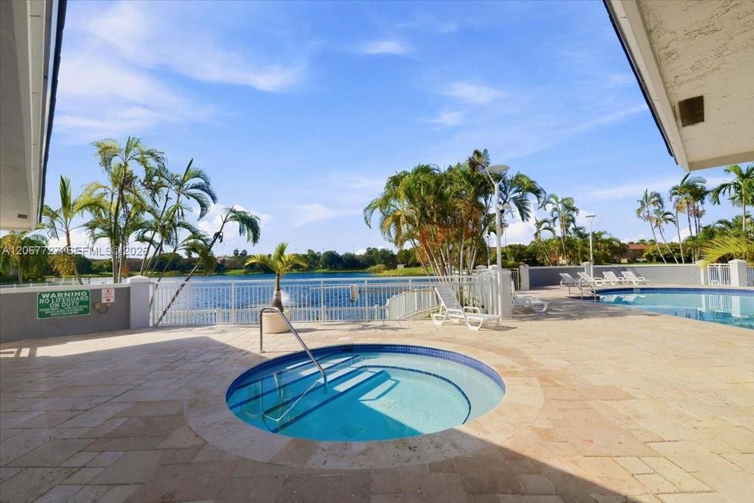 For Sale: $210,000 (1 beds, 1 baths, 813 Square Feet)