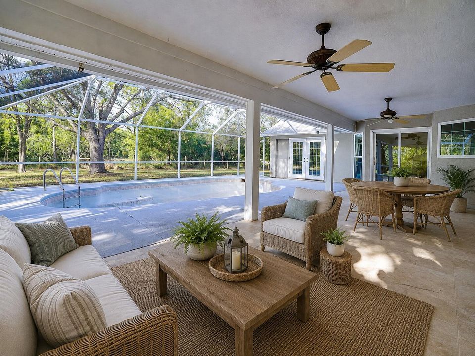 Pool_Area_VIRTUALLY_STAGED