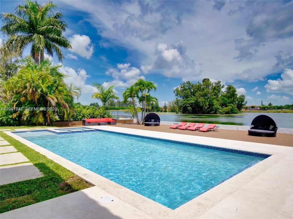 For Sale: $3,100,000 (6 beds, 3 baths, 6682 Square Feet)