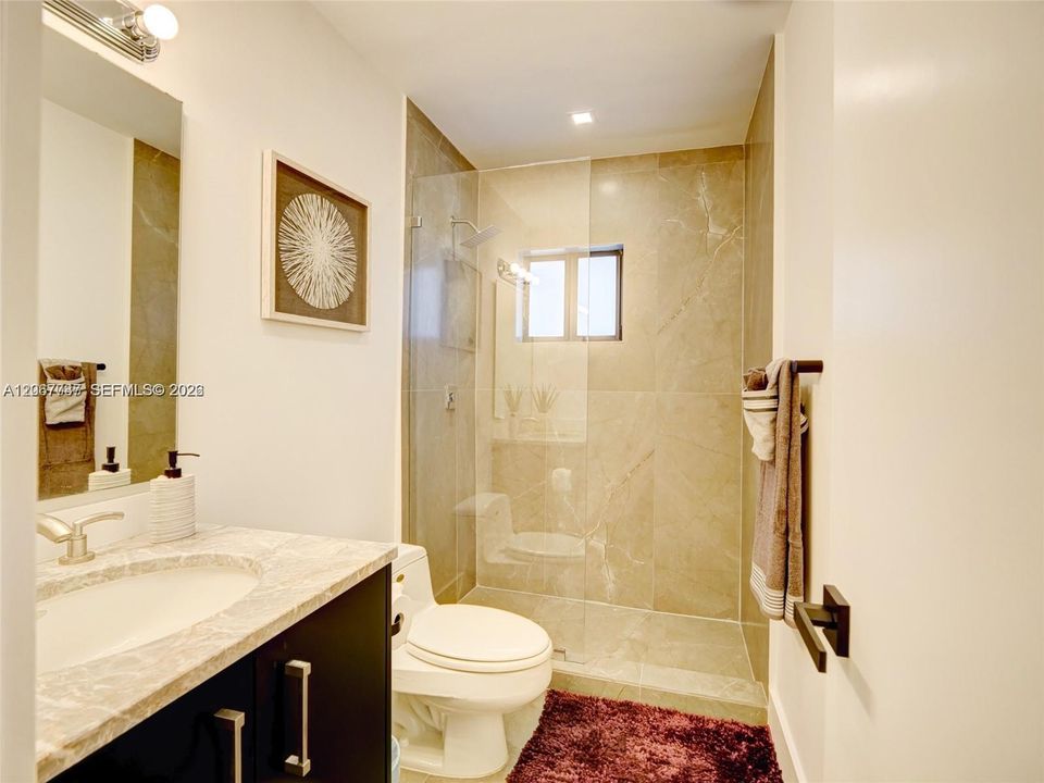 For Sale: $3,100,000 (6 beds, 3 baths, 6682 Square Feet)