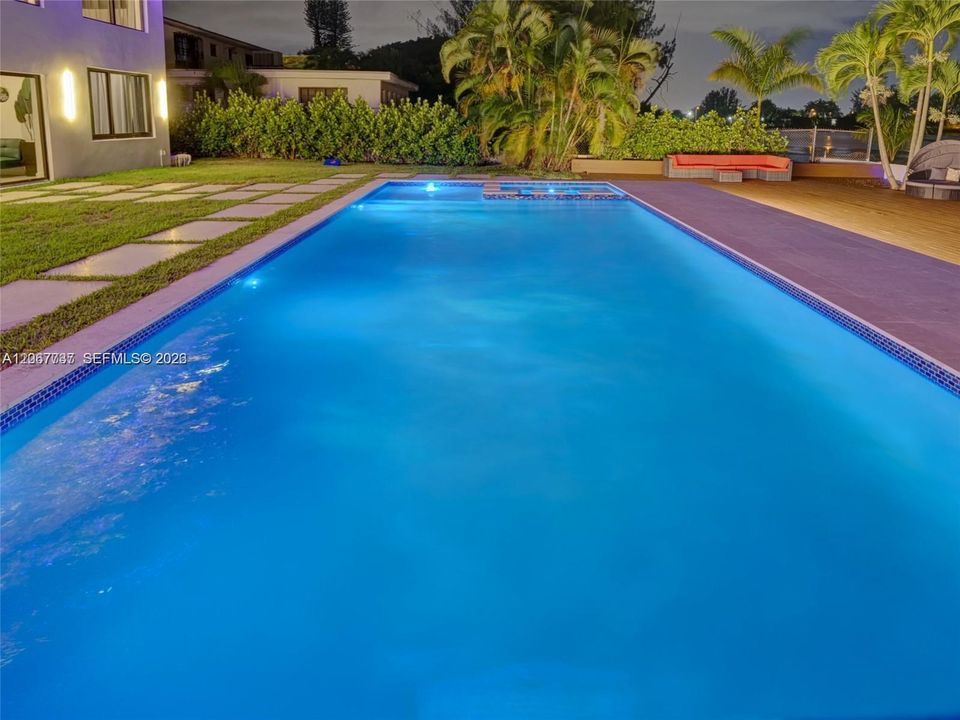 For Sale: $3,100,000 (6 beds, 3 baths, 6682 Square Feet)