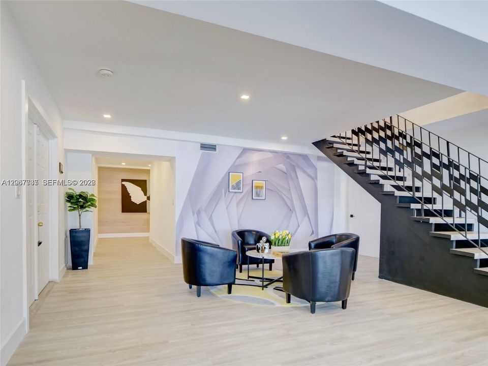 For Sale: $3,100,000 (6 beds, 3 baths, 6682 Square Feet)