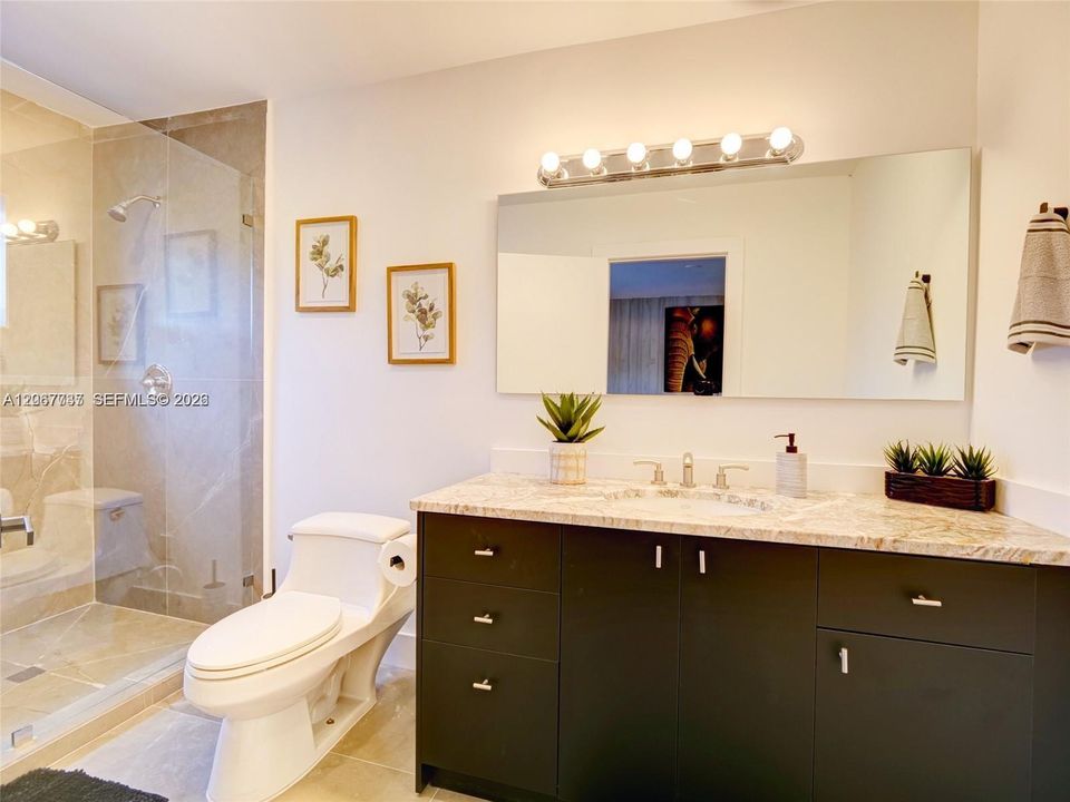 For Sale: $3,100,000 (6 beds, 3 baths, 6682 Square Feet)