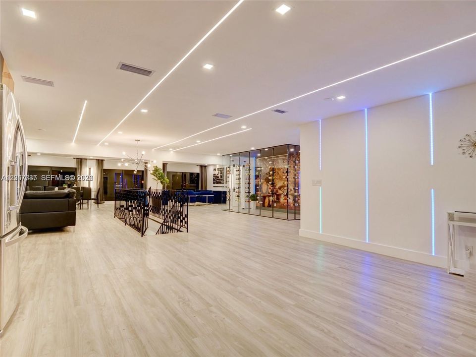 For Sale: $3,100,000 (6 beds, 3 baths, 6682 Square Feet)