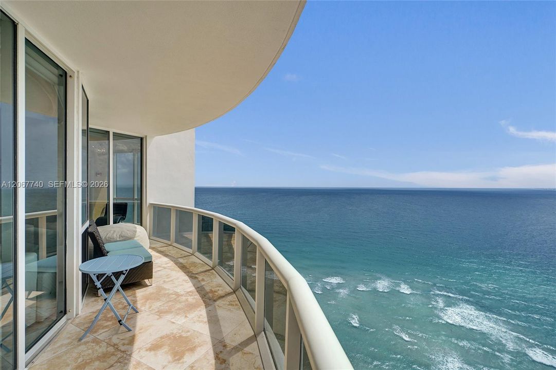 For Rent: $14,921 (3 beds, 3 baths, 3063 Square Feet)