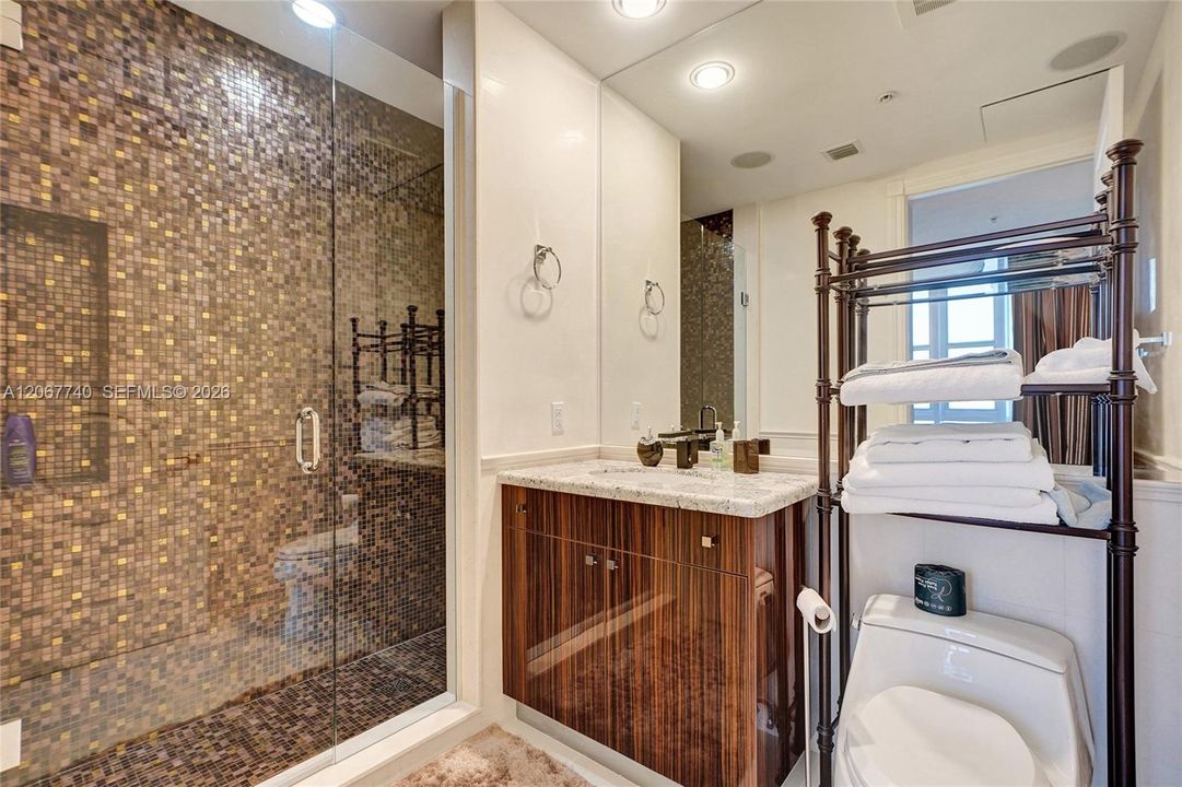 For Rent: $14,921 (3 beds, 3 baths, 3063 Square Feet)