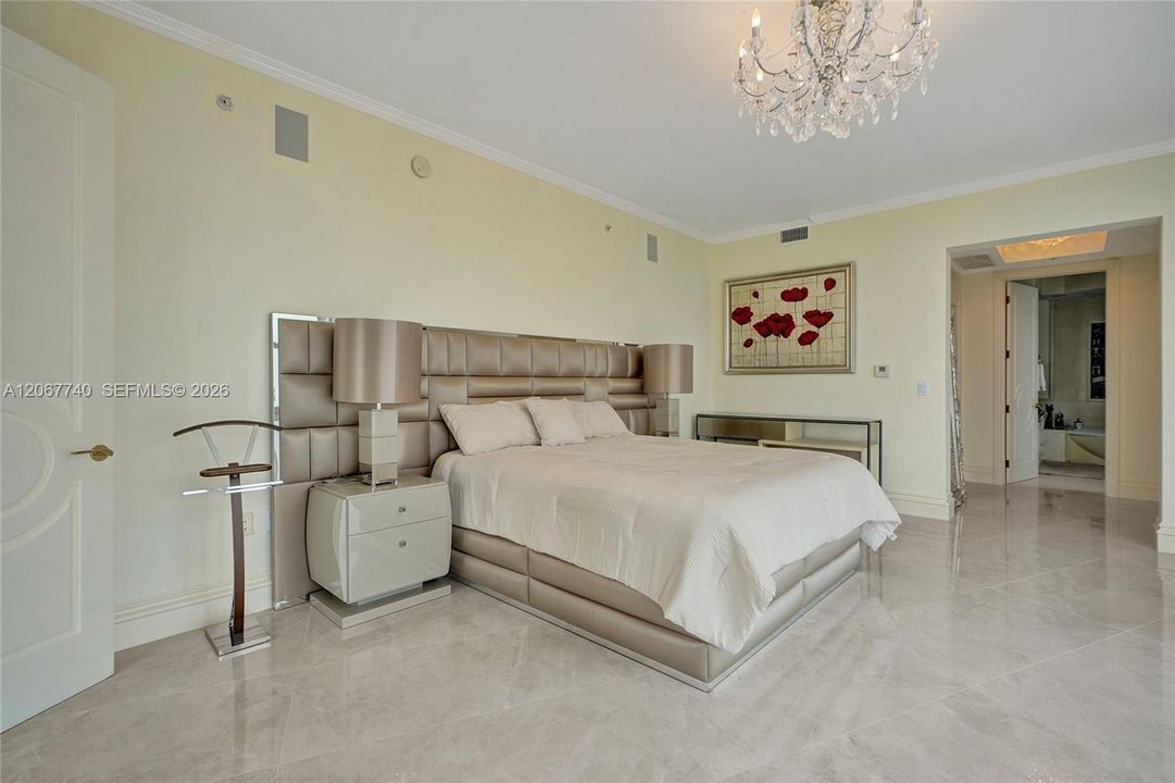 For Rent: $14,921 (3 beds, 3 baths, 3063 Square Feet)