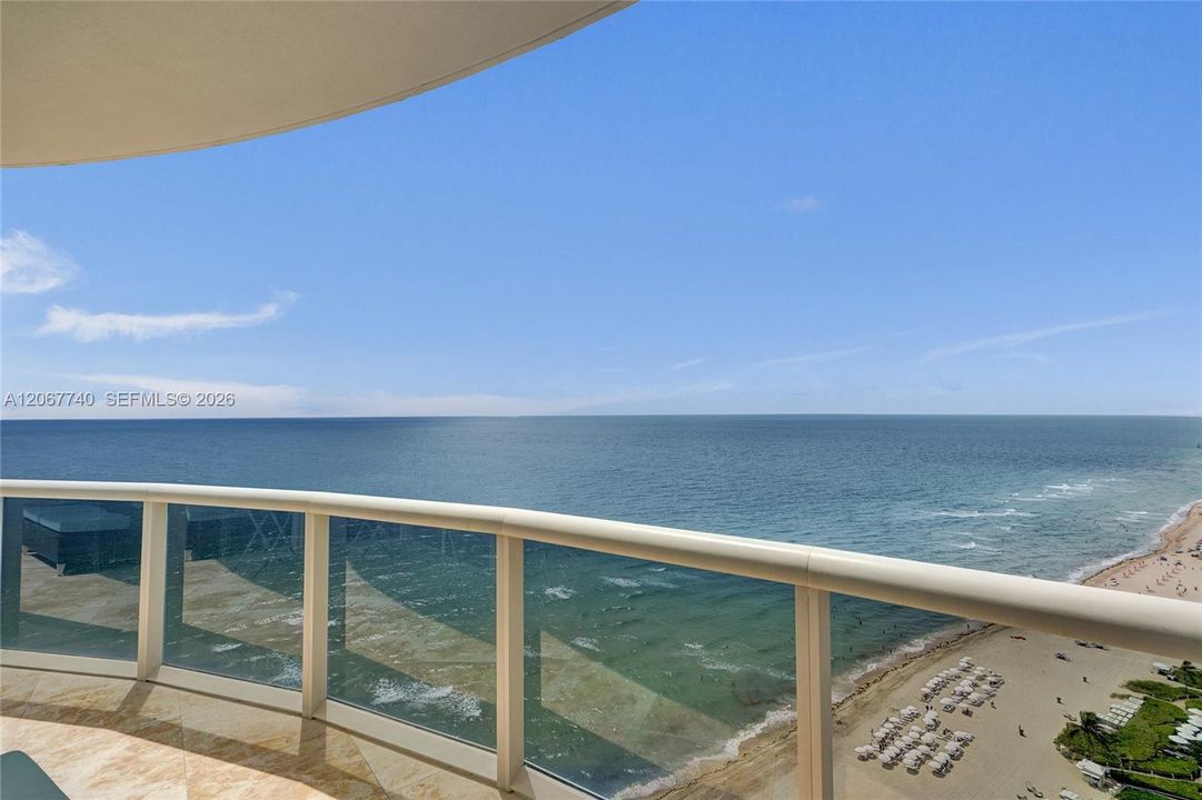 For Rent: $14,921 (3 beds, 3 baths, 3063 Square Feet)