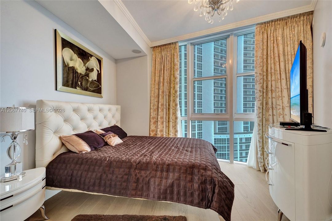 For Rent: $14,921 (3 beds, 3 baths, 3063 Square Feet)