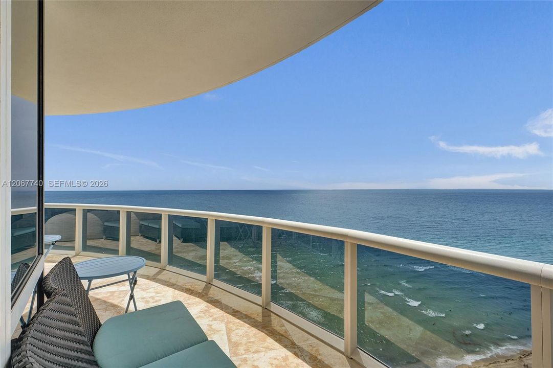 For Rent: $14,921 (3 beds, 3 baths, 3063 Square Feet)