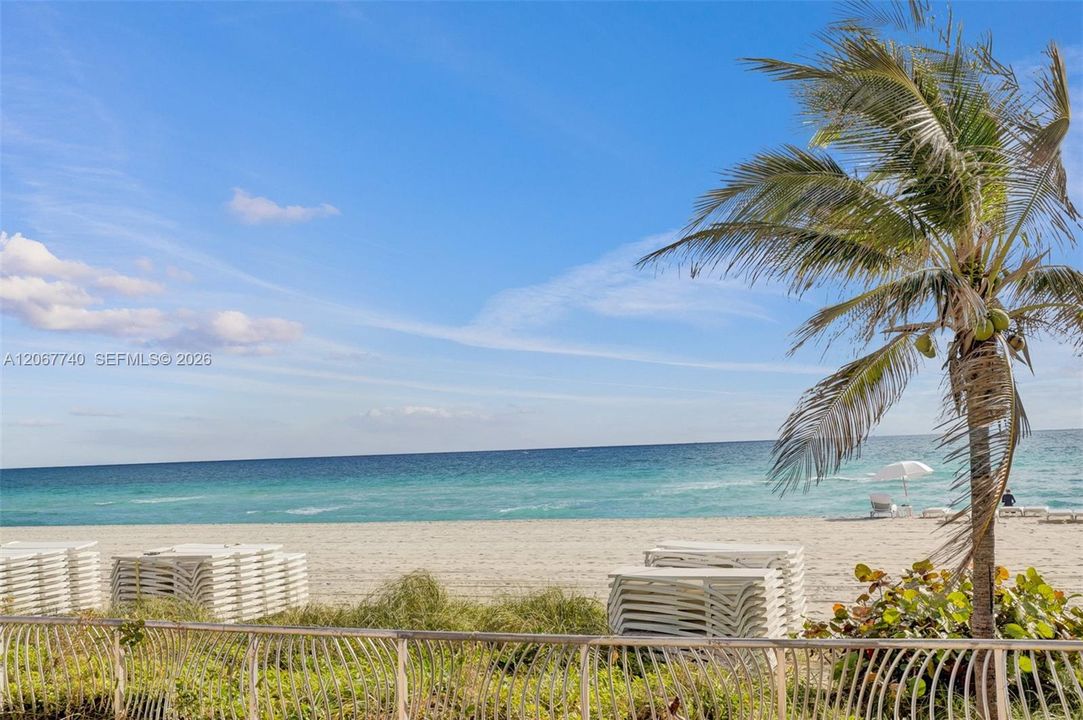 For Rent: $14,921 (3 beds, 3 baths, 3063 Square Feet)