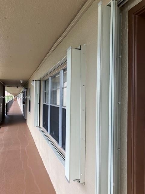Active With Contract: $1,450 (1 beds, 1 baths, 811 Square Feet)