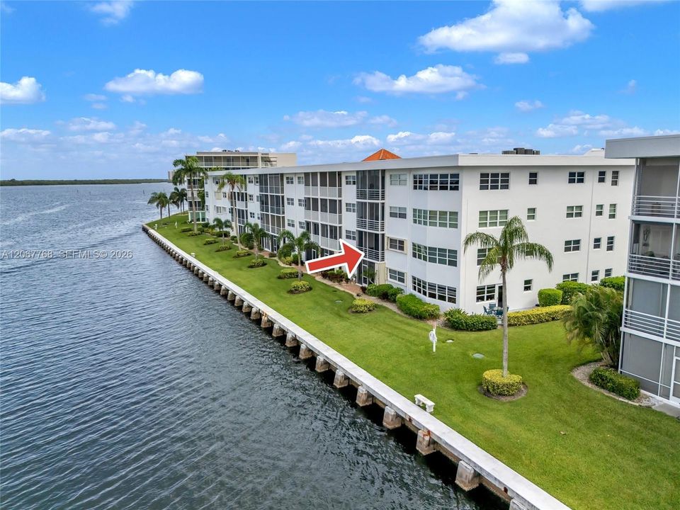 For Sale: $250,000 (2 beds, 2 baths, 1010 Square Feet)