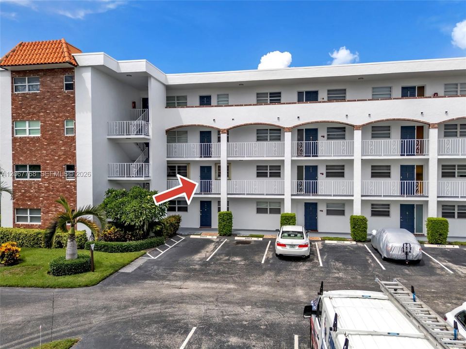 For Sale: $250,000 (2 beds, 2 baths, 1010 Square Feet)