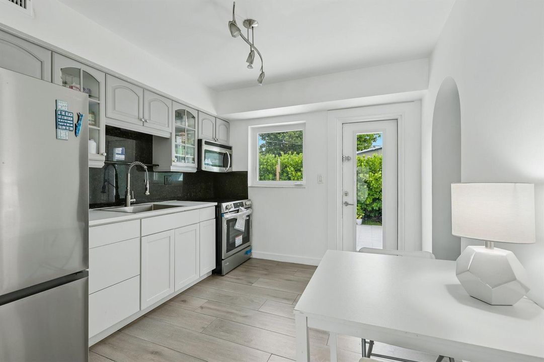 13-web-or-mls-SE 13th Ct-S0608-013