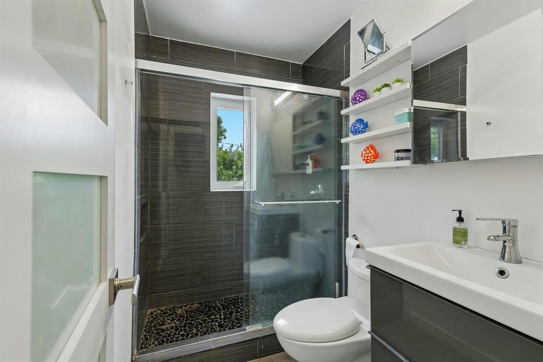 21-web-or-mls-SE 13th Ct-S0608-021