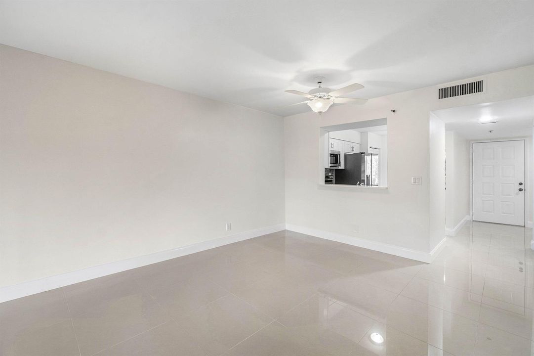004-7290KinghurstDrive-106-DelrayBeach-F