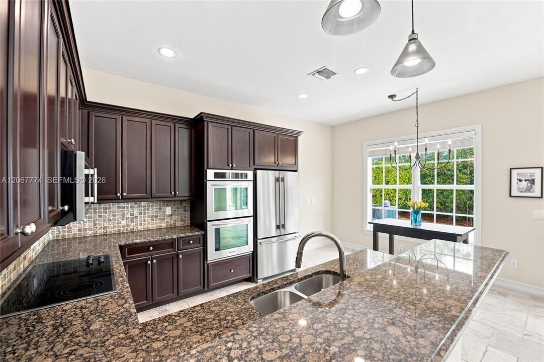 For Sale: $1,150,000 (4 beds, 4 baths, 2878 Square Feet)