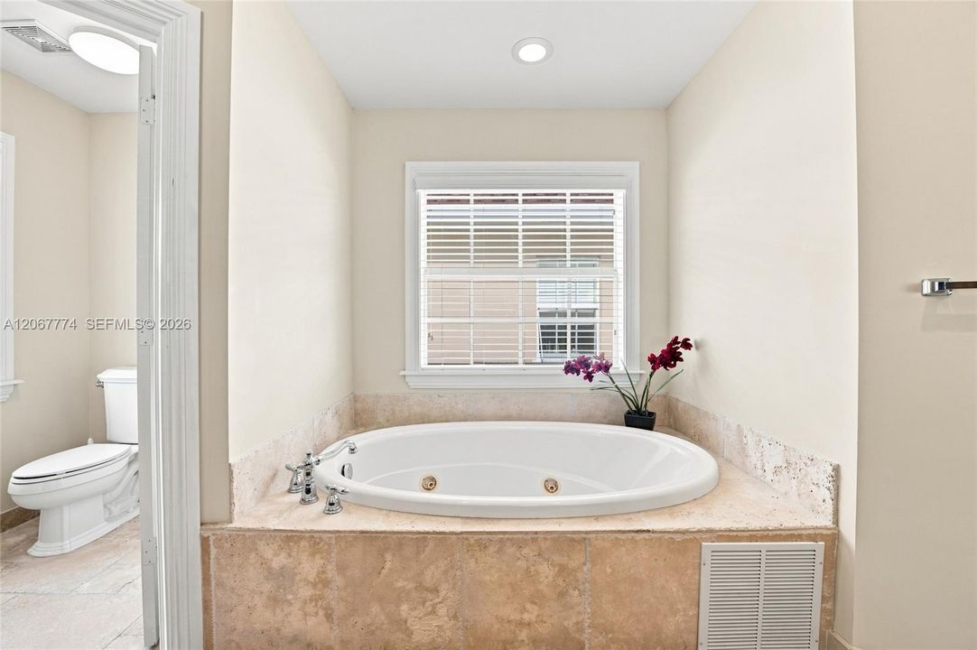 For Sale: $1,150,000 (4 beds, 4 baths, 2878 Square Feet)